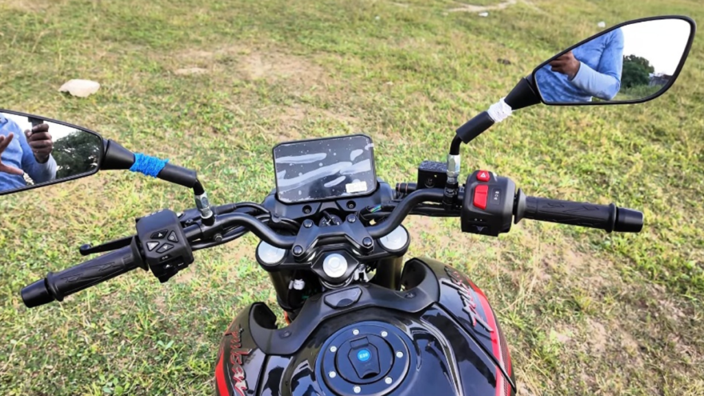 Bajaj Pulsar N250 SS